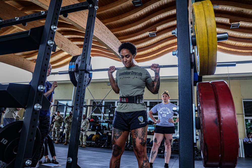Vicenza BOSS holds weightlifting competition to build community