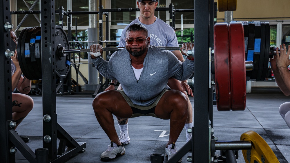 Vicenza BOSS holds weightlifting competition to build community