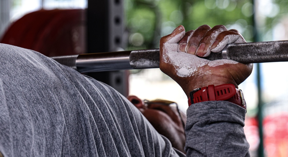 Vicenza BOSS holds weightlifting competition to build community