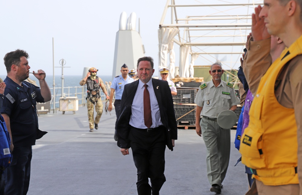USS Mount Whitney Hosts Mauritanian Official and U.S. Charge d’ Affaires to Mauritania