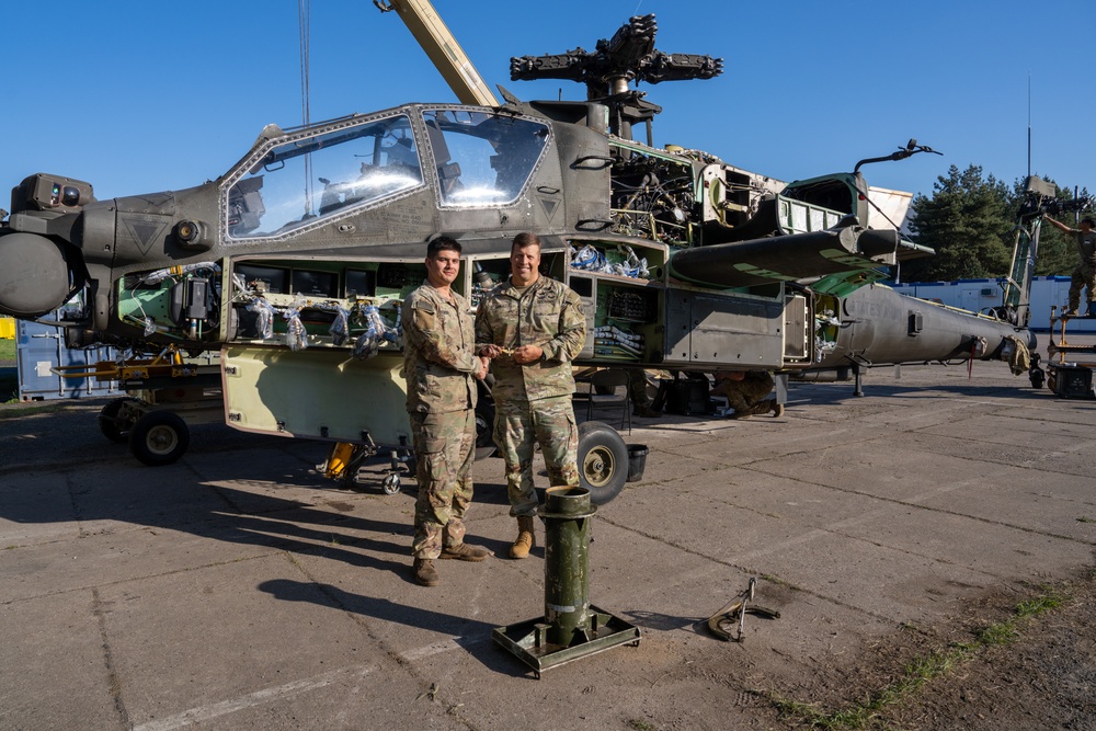 Army Aviation Commander Visits 1st Armored Division CAB in Poland, Gains Operational Insights