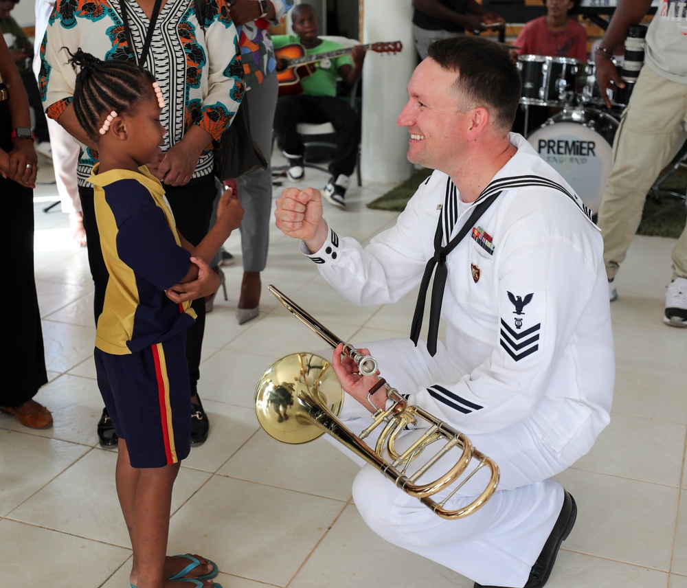 Obangame Express 25 Navy Band Performs with Local Students