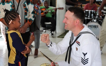 Obangame Express 25 Navy Band Performs with Local Students