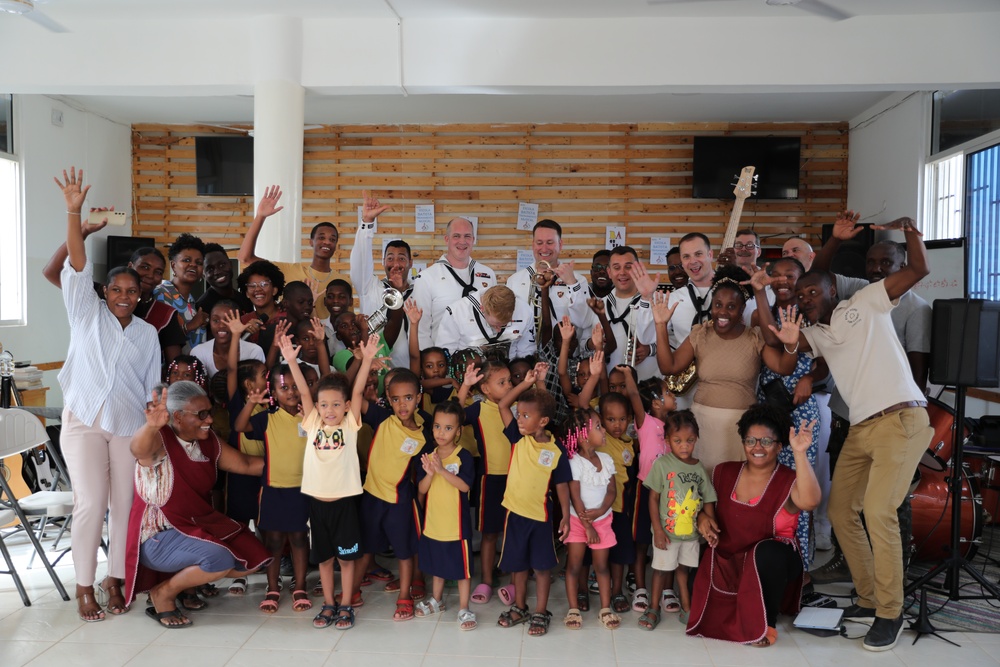 Obangame Express 25 Navy Band Performs with Local Students
