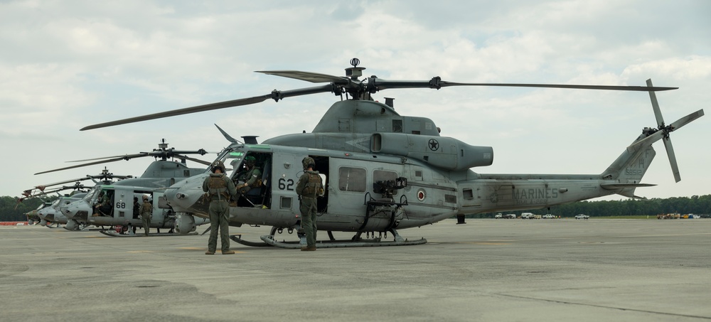 U.S. Marines with HMLA-269 and 2nd Recon conduct SPIE training