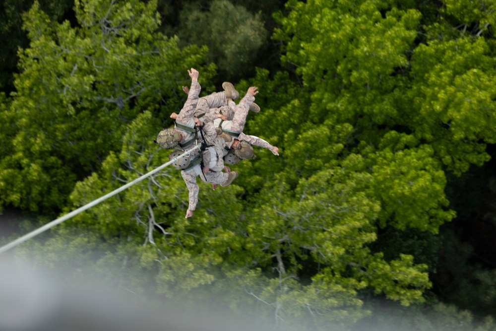 U.S. Marines with HMLA-269 and 2nd Recon conduct SPIE training