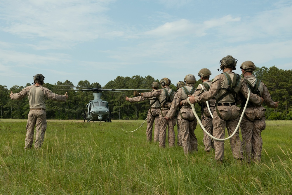 U.S. Marines with HMLA-269 and 2nd Recon conduct SPIE training