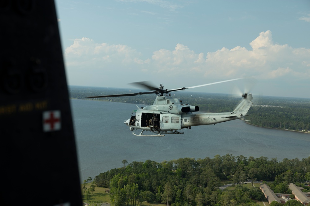 U.S. Marines with HMLA-269 and 2nd Recon conduct SPIE training