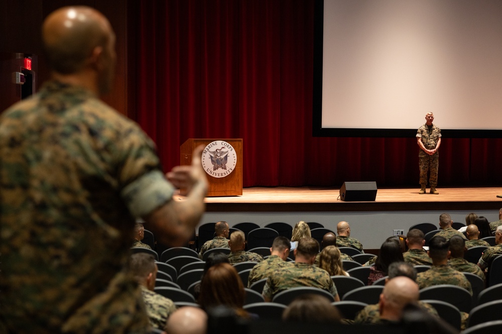 Commandant, Sgt Maj of the Marine Corps, Gen. Eric Smith and Sgt. Maj. Carlos Ruiz visit Marine Corps University