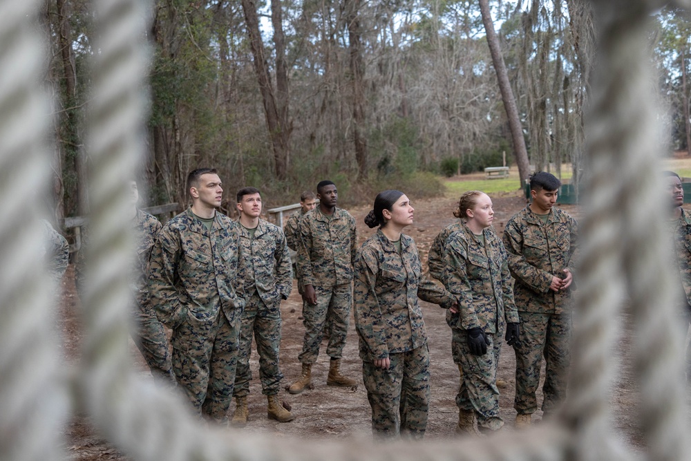 Corporals Course runs the Confidence Course