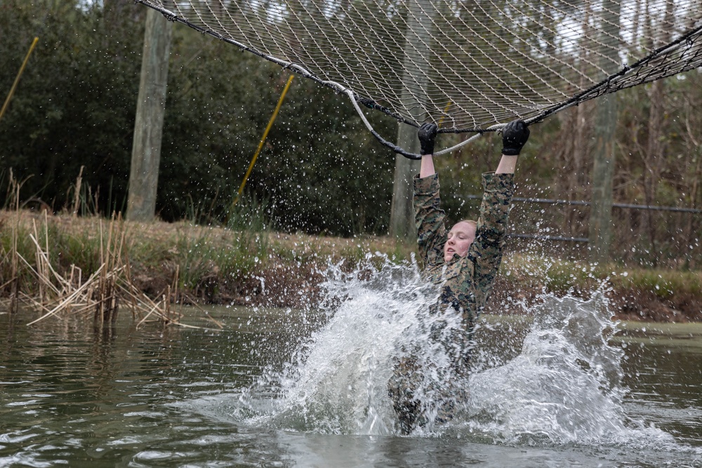 Corporals Course runs the Confidence Course