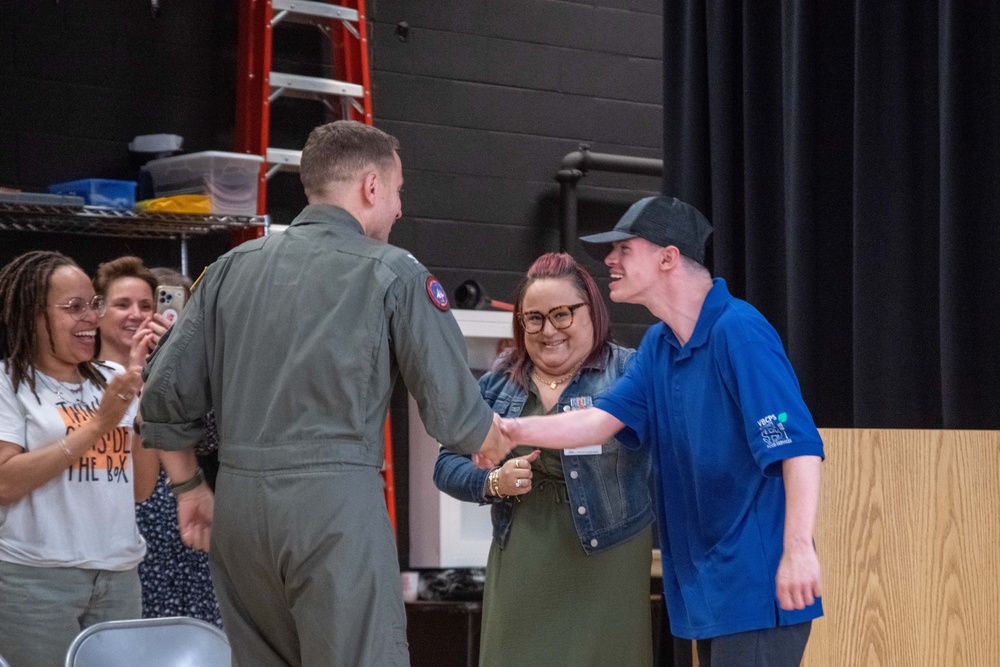 NAS Oceana Project SEARCH graduate named employee of the  year at local elementary school