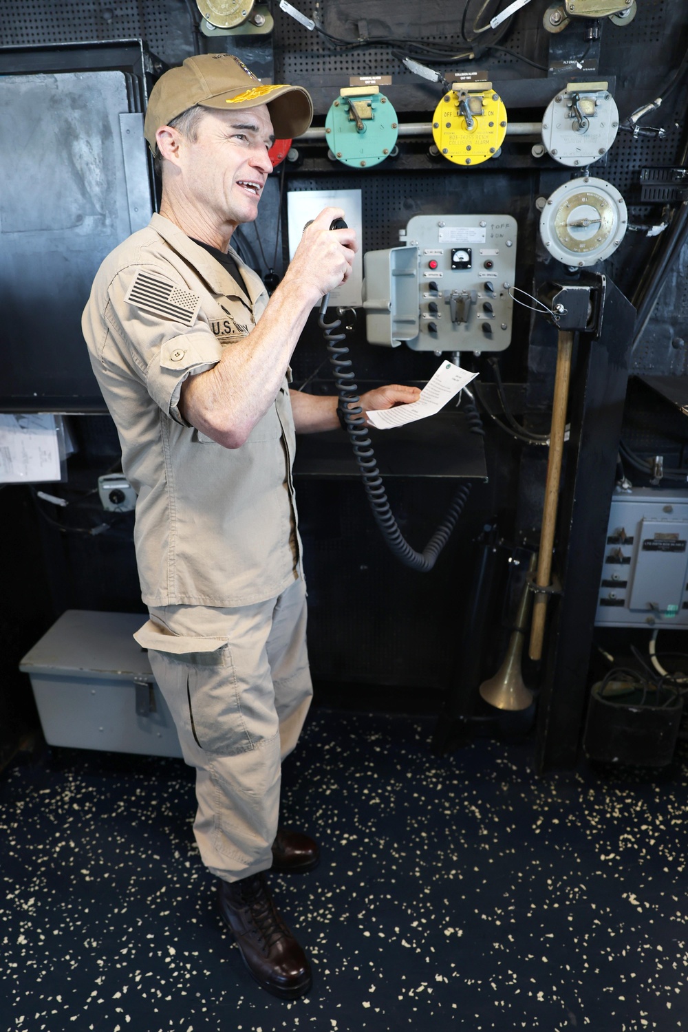 VADM Doug Perry, Commander 2nd Fleet Visits USS Gravely (DDG 107)