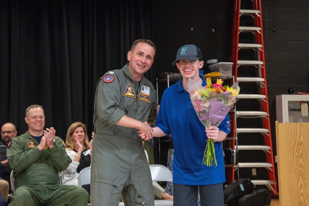 NAS Oceana Project SEARCH graduate named employee of the  year at local elementary school