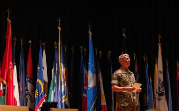 Commandant, Gen. Eric Smith, visits Expeditionary Warfare School