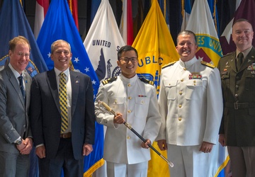 Navy Medicine Presents Awards to USU Graduates