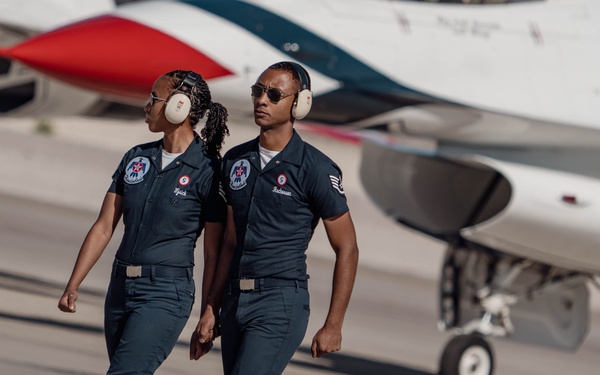 Thunderbirds Perform in Hometown of Las Vegas