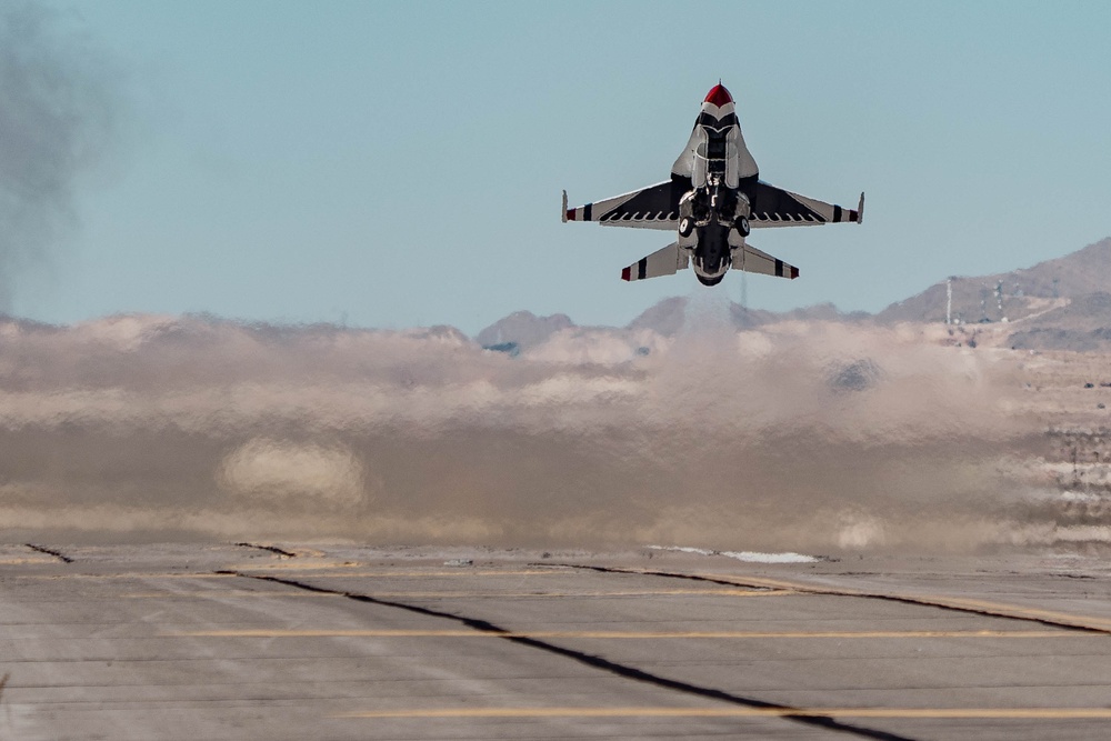 Thunderbirds Perform in Hometown of Las Vegas