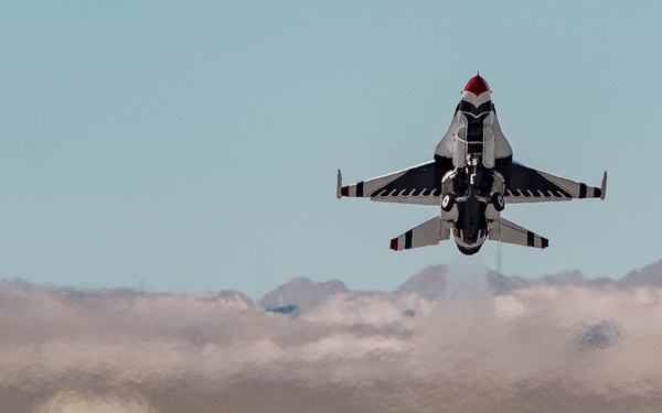 Thunderbirds Perform in Hometown of Las Vegas
