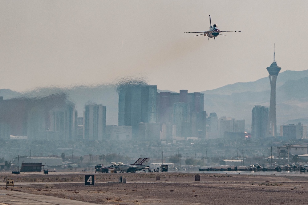 Thunderbirds Perform in Hometown of Las Vegas