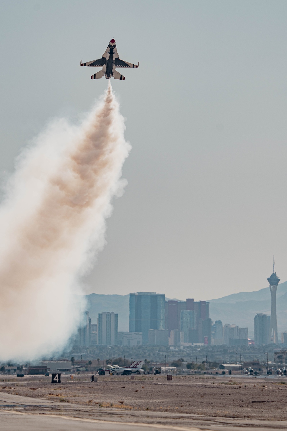 Thunderbirds Perform in Hometown of Las Vegas