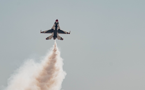 Thunderbirds Perform in Hometown of Las Vegas