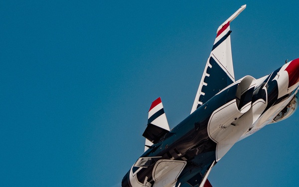 Thunderbirds Perform in Hometown of Las Vegas