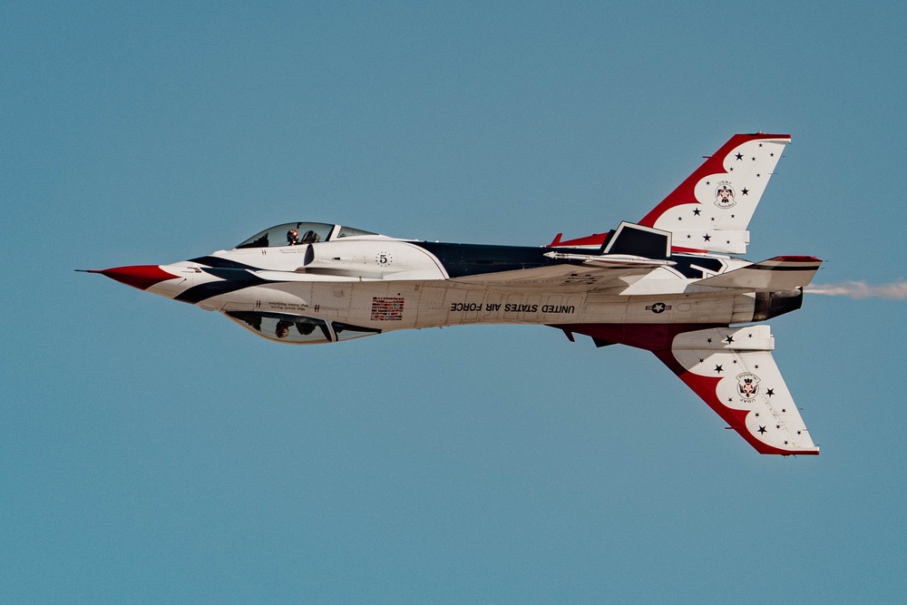 Thunderbirds Perform in Hometown of Las Vegas