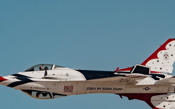 Thunderbirds Perform in Hometown of Las Vegas
