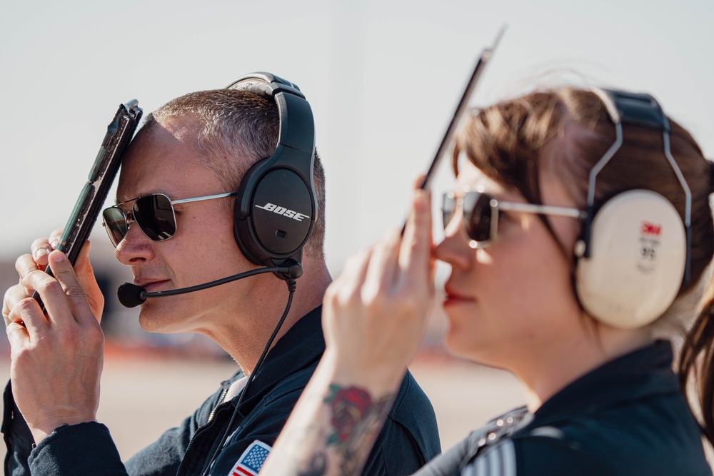 Thunderbirds Perform in Hometown of Las Vegas