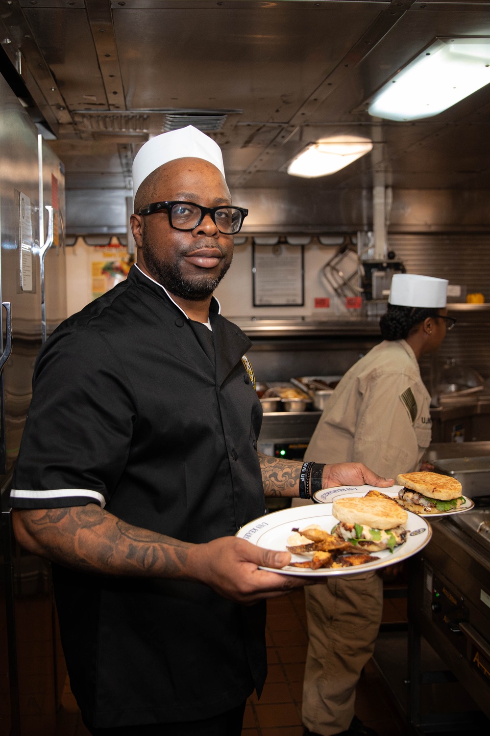 KEARSARGE PARTICIPATES IN BURGER COMPETITION
