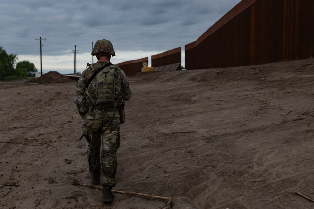 South Carolina Army National Guard patrols southern border