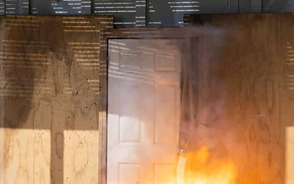 3rd Bn., 1st Marines trains different breaching methods during EOTG raid leaders course