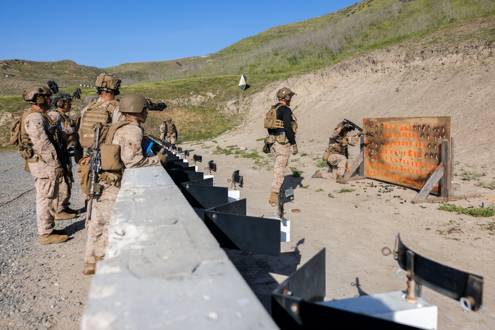 3rd Bn., 1st Marines trains different breaching methods during EOTG raid leaders course