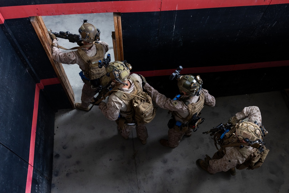 3rd Bn., 1st Marines train different breaching methods during EOTG raid leaders course