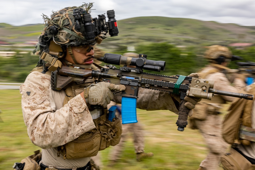 3rd Bn., 1st Marines train different breaching methods during EOTG raid leaders course
