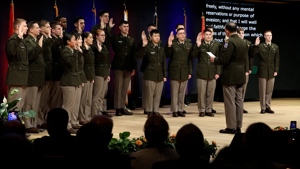 Stalwart Battalion Cadets take the Oath of Office