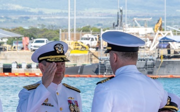Commander, Submarine Squadron 1 Conducts Change of Command aboard USS Vermont