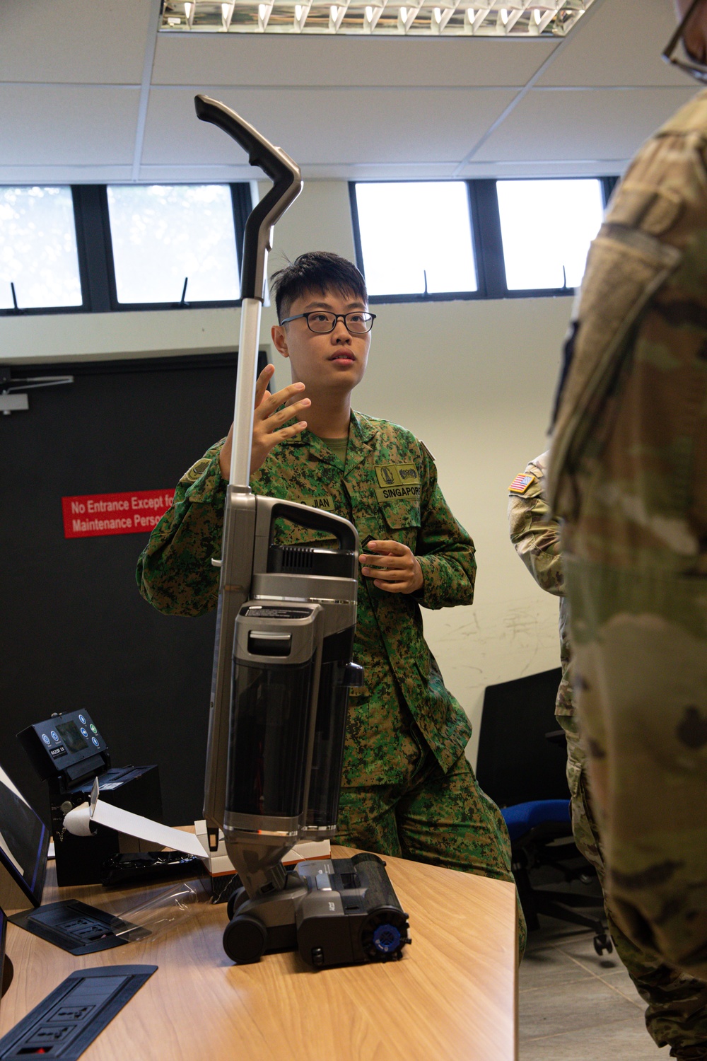 Sharing knowledge through equipment exchange XTiB 25