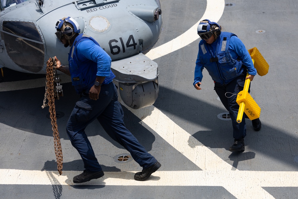 USS Curtis Wilbur (DDG 54) Conduct Flight Operations