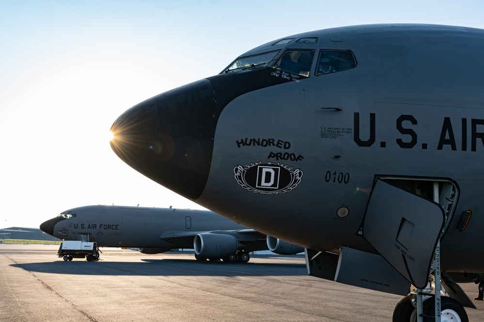 Skyway Chariot: 100th ARW conducts refueling mission