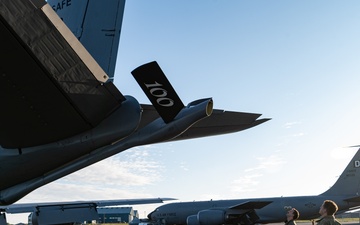 Skyway Chariot: 100th ARW conducts refueling mission