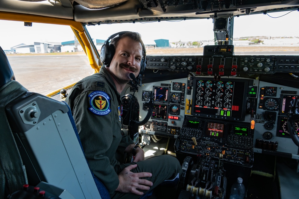 Skyway Chariot: 100th ARW conducts refueling mission