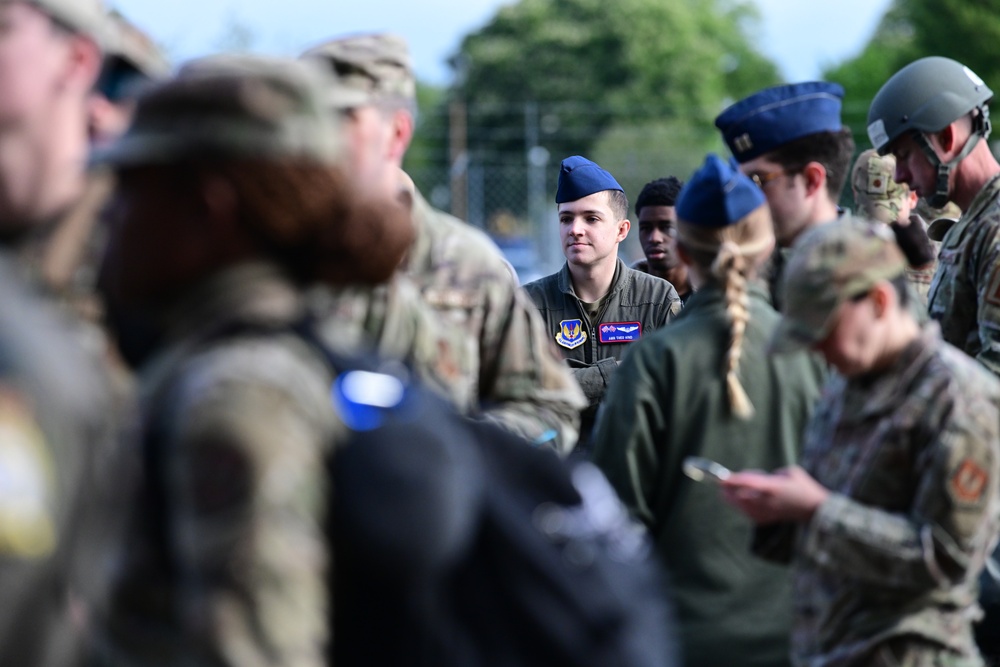 Skyway Chariot: Airmen gear up at simulated deployment line