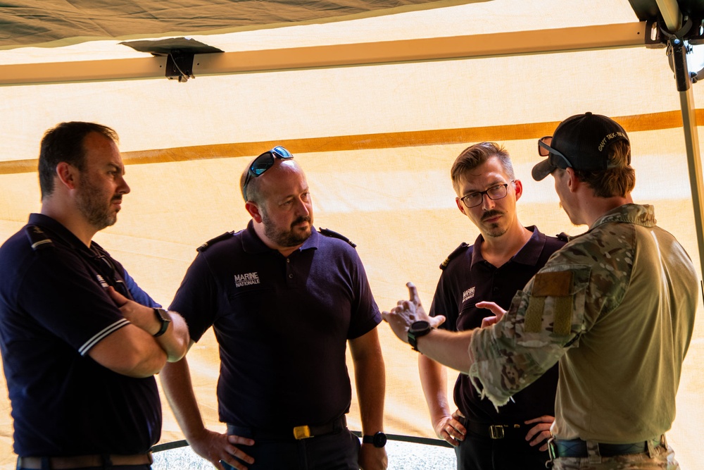 137th SOW, French Navy collaborate in communications knowledge exchange