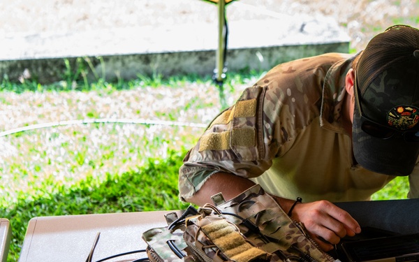 137th SOW, French Navy collaborate in communications knowledge exchange