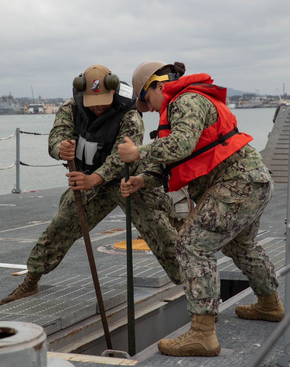 Amphibious Construction Battalion 1 Conduct Underway Training