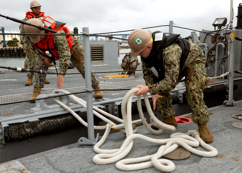Amphibious Construction Battalion 1 (ACB-1) Conducts Underway Training