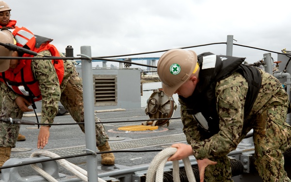 Amphibious Construction Battalion 1 (ACB-1) Conducts Underway Training