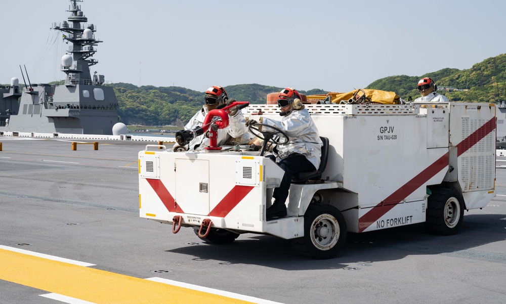 USS America (LHA 6) Conducts Flight Deck Firefighting Training